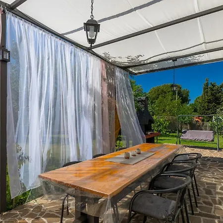 House Chill Out Loborika Pula 6 Persons Vakantiehuis *